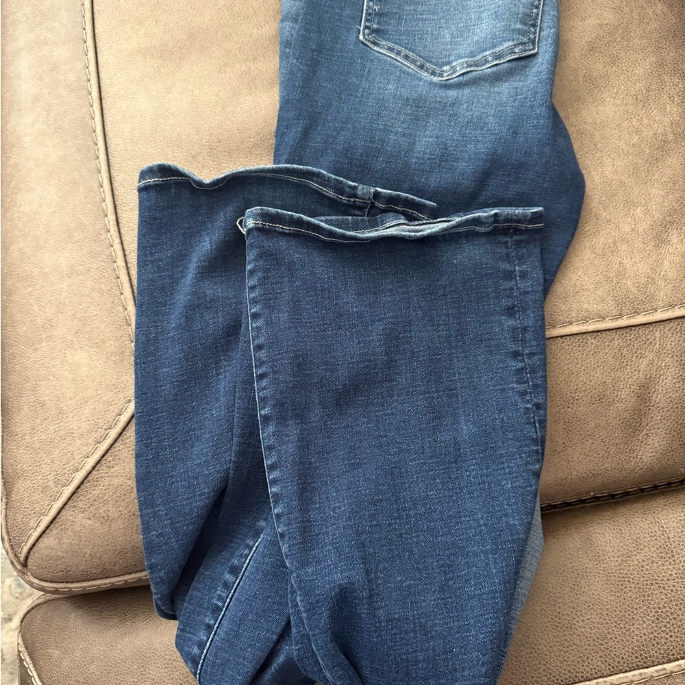 Women's Blue Jeans - Picture 3 of 5